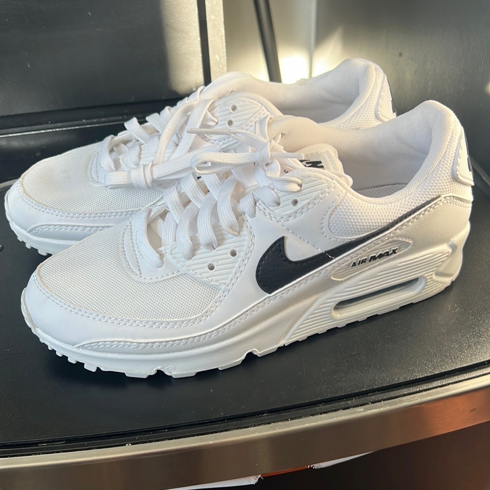 Nike air max white and black